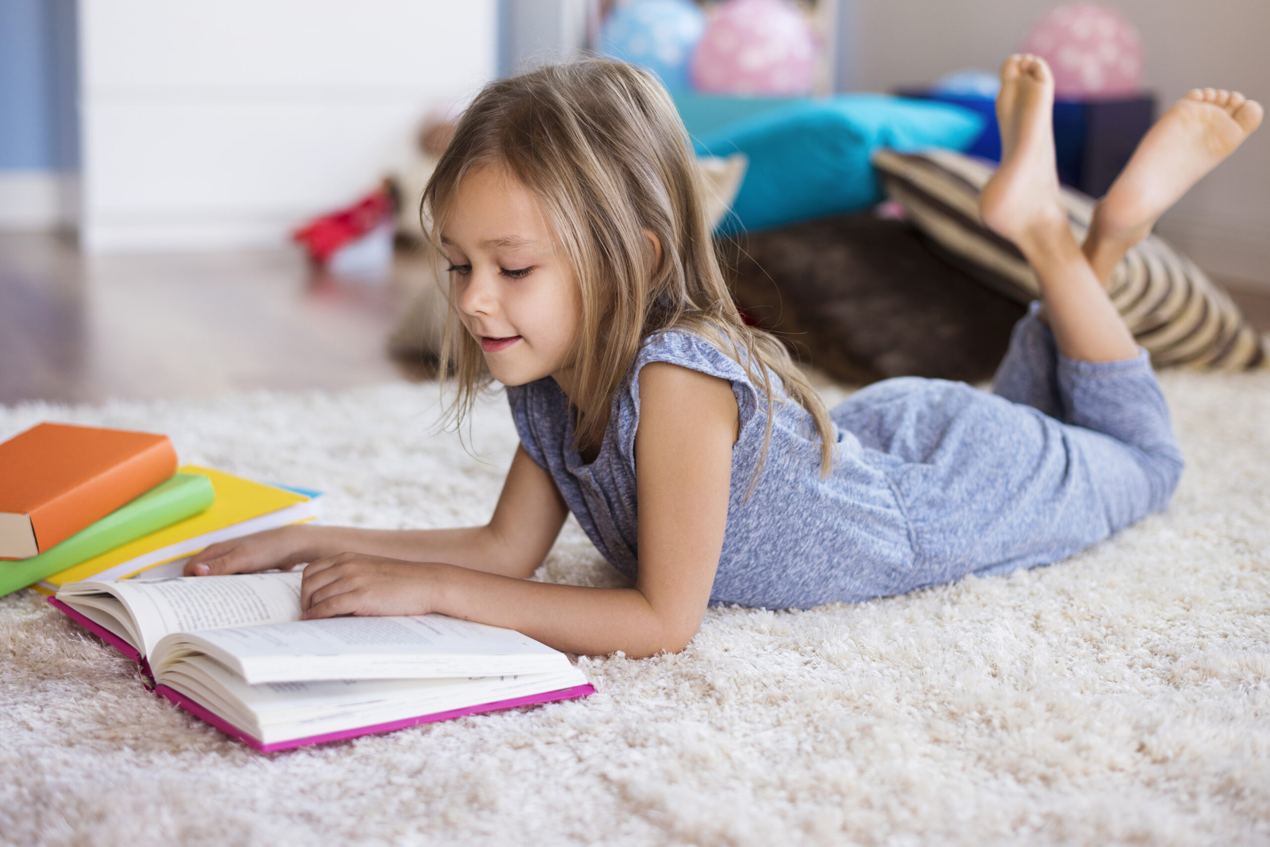 Read more about the article Segmentowanie i blendowanie w metodzie Jolly Phonics – jak dzieci uczą się czytać w j. angielskim